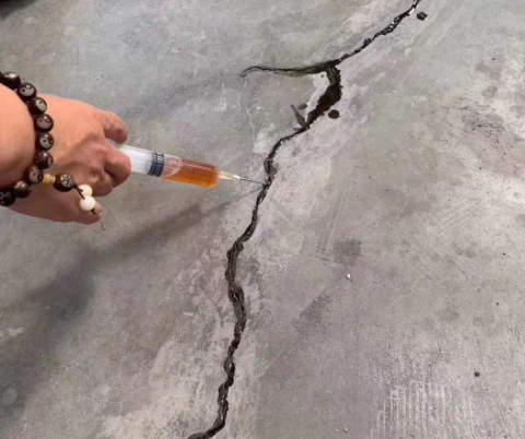 吉木萨尔混凝土裂缝修补技术详解​